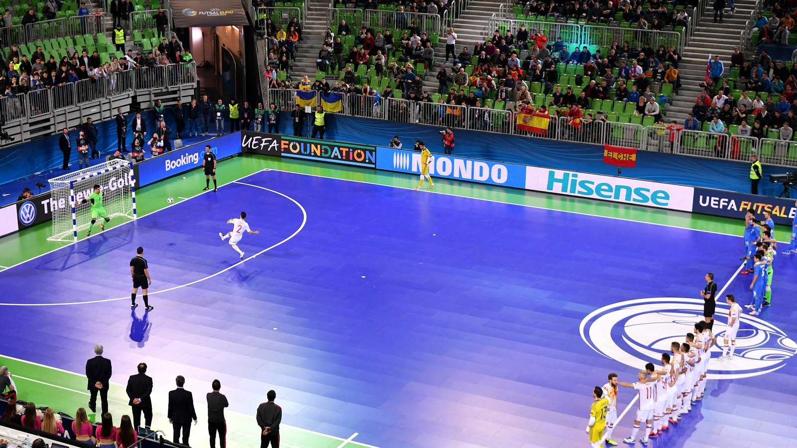 Luật chơi của bóng đá futsal có gì đặc biệt